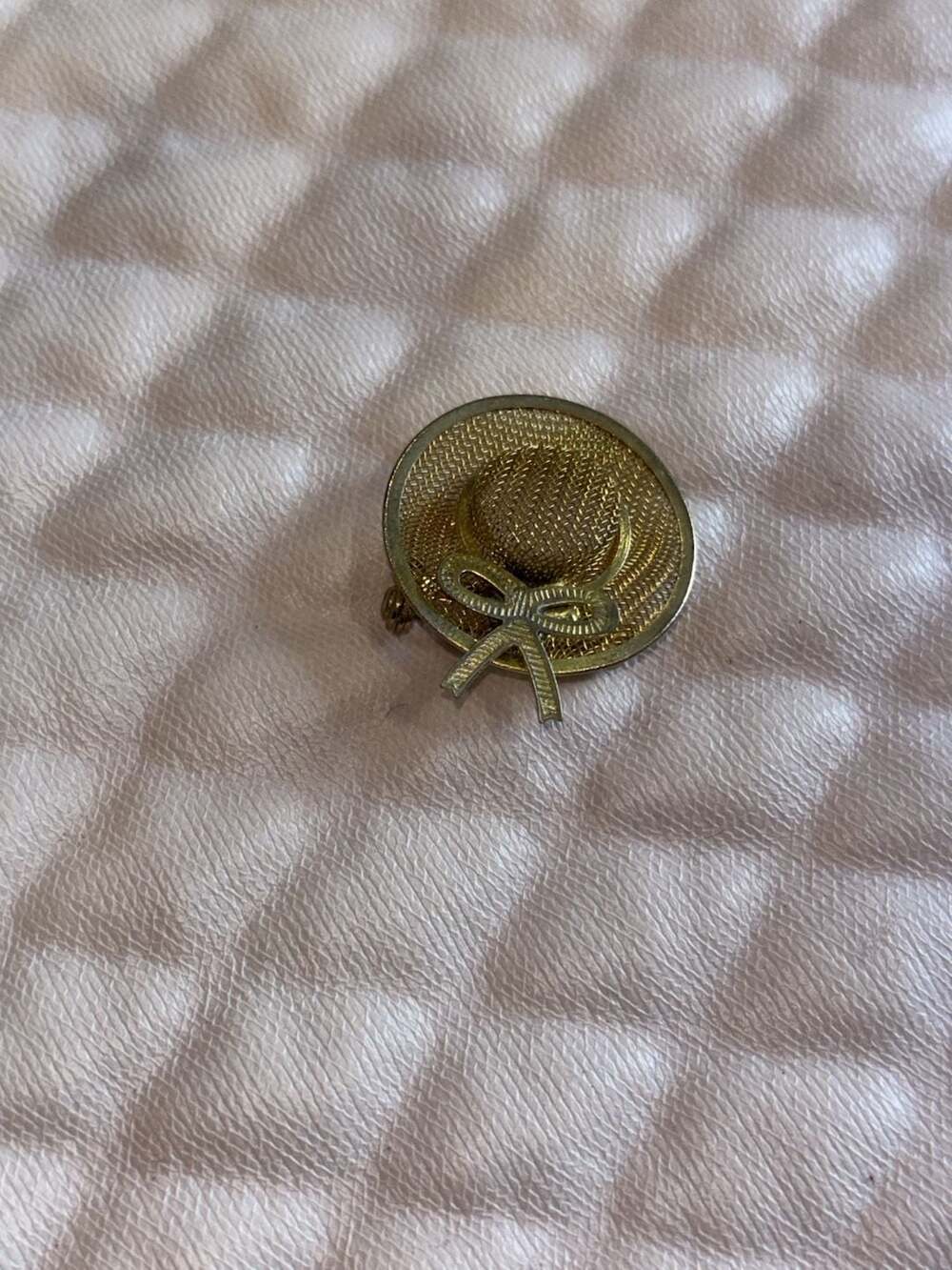 Vintage Gold Tone Hat Brooch
